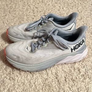 Hoka Arahi 6 Women’s Size 9 - Plein Air / Blue Fog